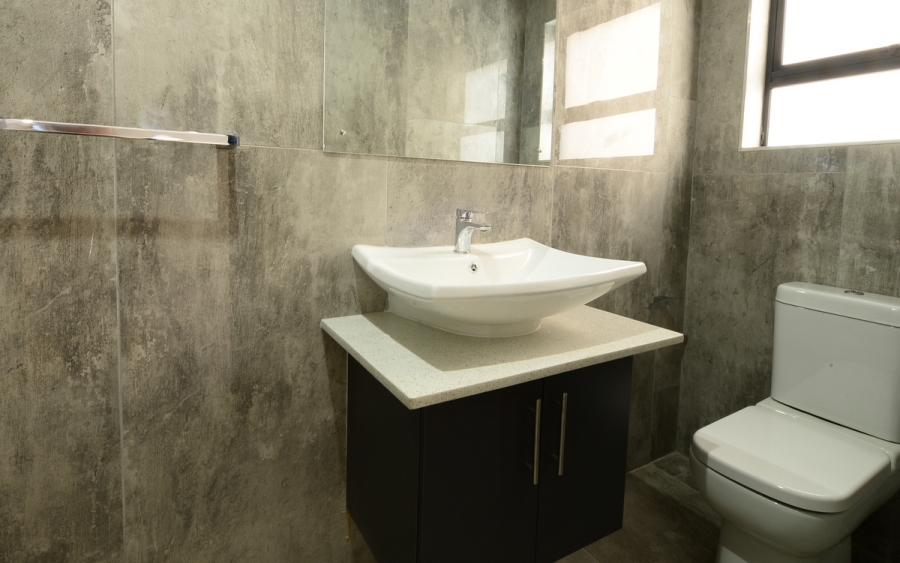 To Let 5 Bedroom Property for Rent in Lombardy Estate Gauteng
