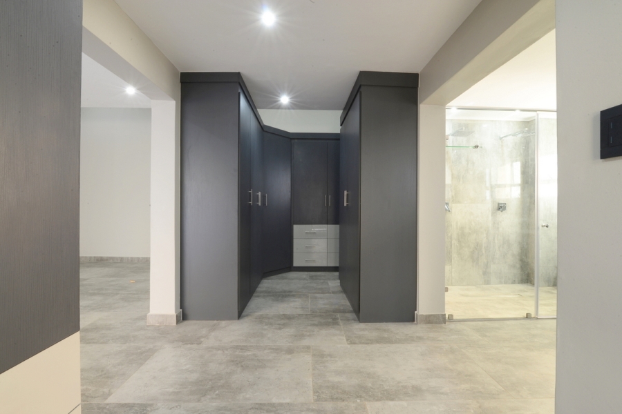 To Let 5 Bedroom Property for Rent in Lombardy Estate Gauteng