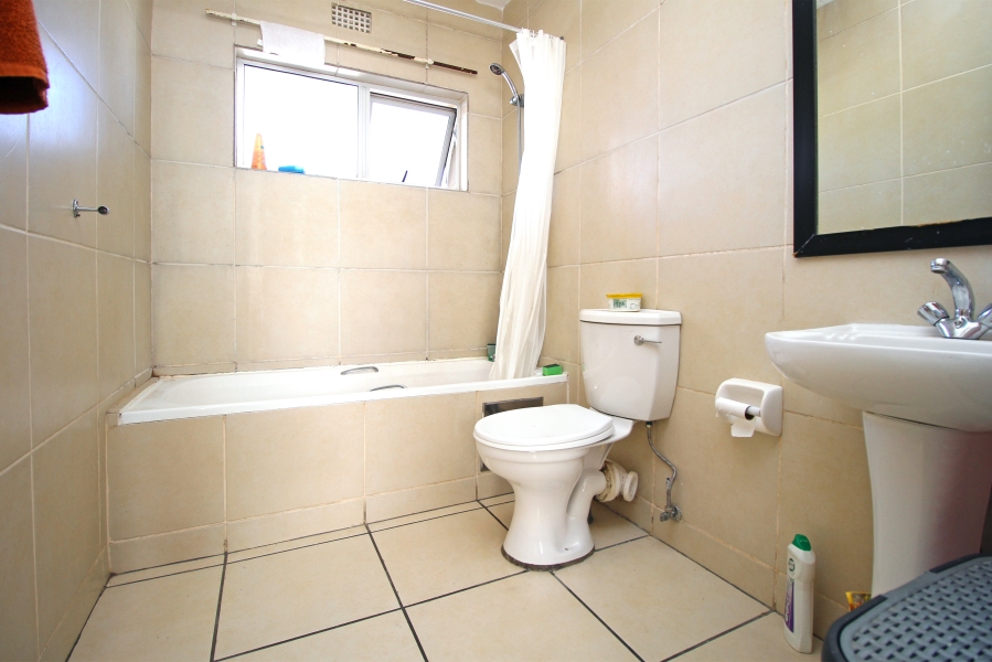 1 Bedroom Property for Sale in Ferndale Gauteng
