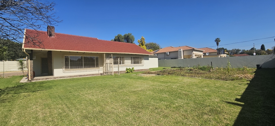 3 Bedroom Property for Sale in Edenvale Central Gauteng