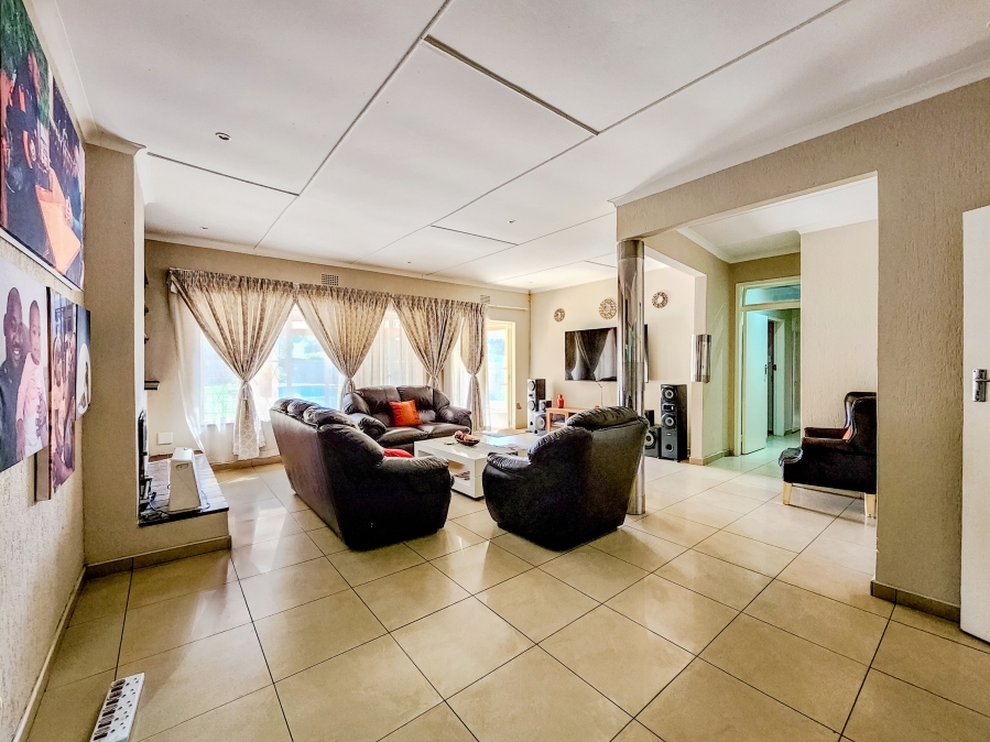 4 Bedroom Property for Sale in Constantia Kloof Gauteng