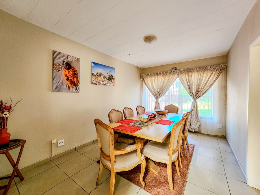 4 Bedroom Property for Sale in Constantia Kloof Gauteng
