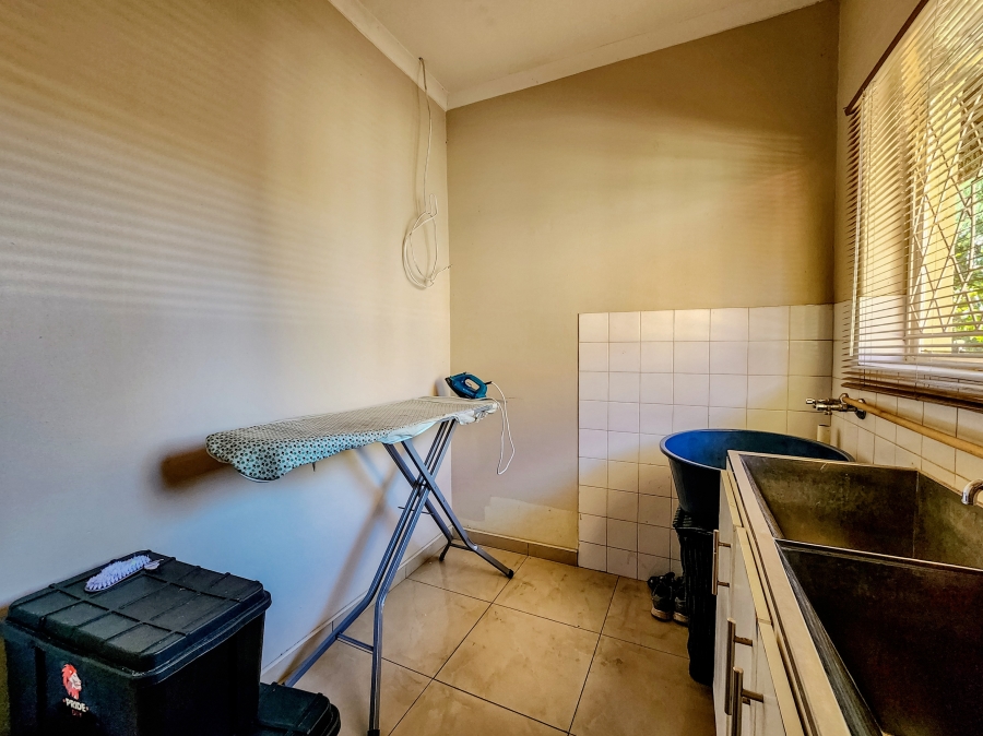 4 Bedroom Property for Sale in Constantia Kloof Gauteng