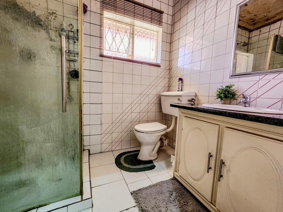 4 Bedroom Property for Sale in Constantia Kloof Gauteng