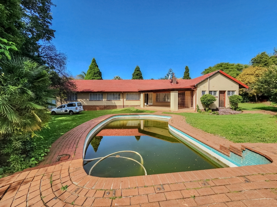 4 Bedroom Property for Sale in Constantia Kloof Gauteng