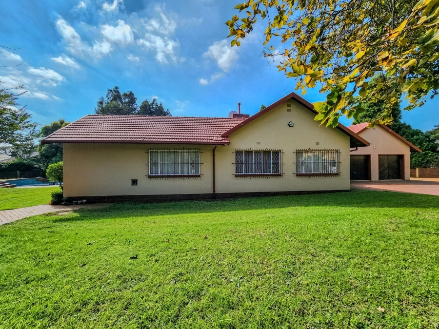 4 Bedroom Property for Sale in Constantia Kloof Gauteng