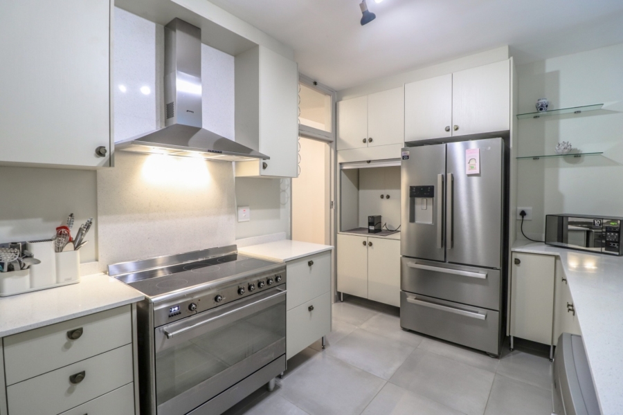 To Let 3 Bedroom Property for Rent in Benmore Gardens Gauteng