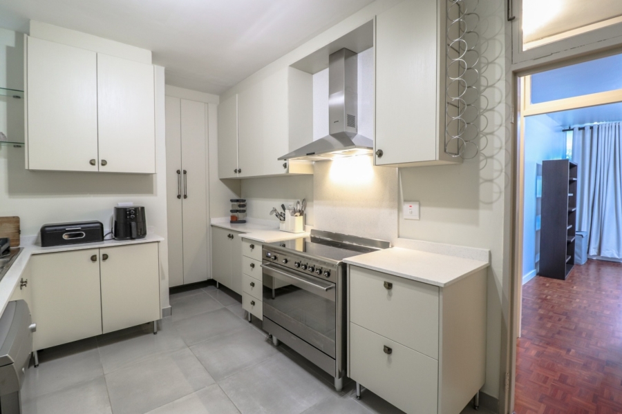 To Let 3 Bedroom Property for Rent in Benmore Gardens Gauteng