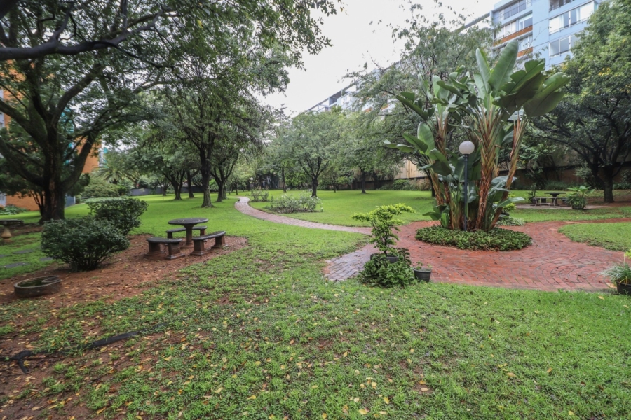 To Let 3 Bedroom Property for Rent in Benmore Gardens Gauteng