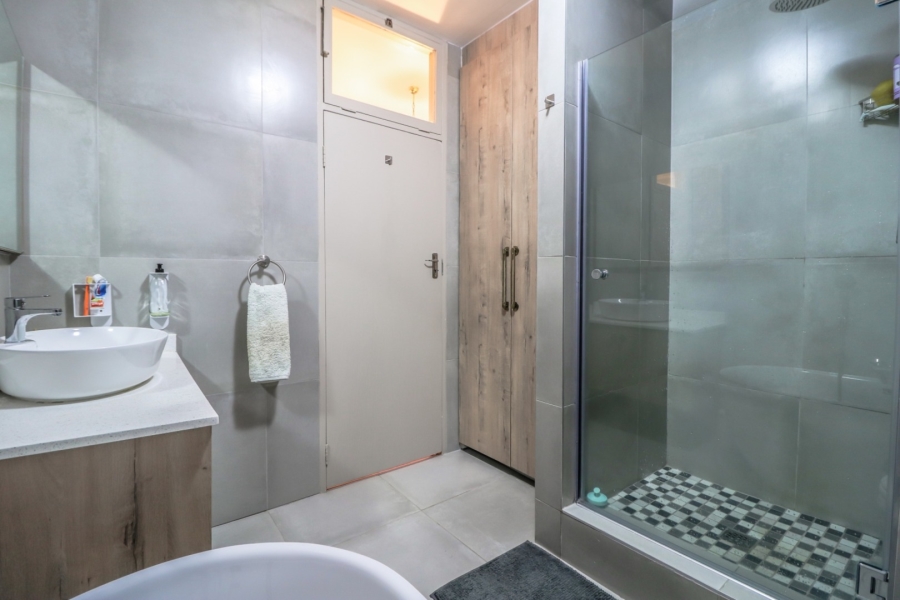 To Let 3 Bedroom Property for Rent in Benmore Gardens Gauteng