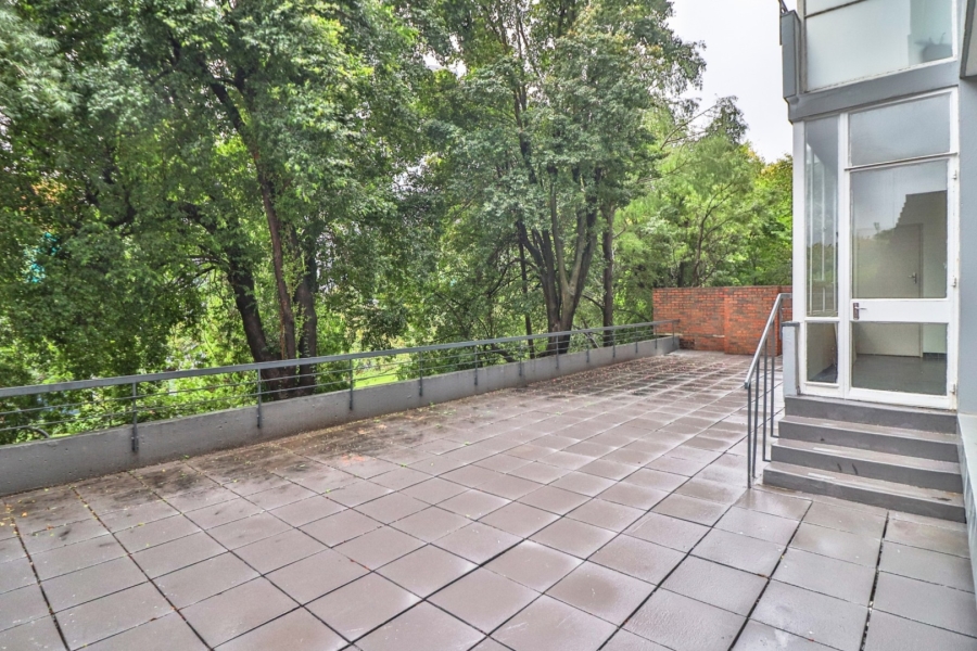 To Let 3 Bedroom Property for Rent in Benmore Gardens Gauteng