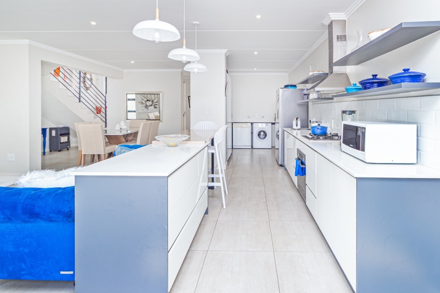 3 Bedroom Property for Sale in Amorosa Gauteng
