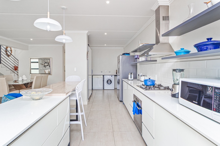 3 Bedroom Property for Sale in Amorosa Gauteng