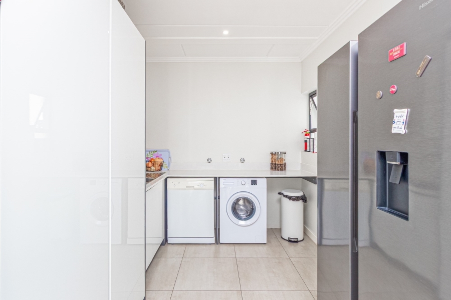 3 Bedroom Property for Sale in Amorosa Gauteng