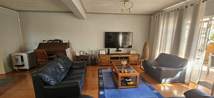 3 Bedroom Property for Sale in New Redruth Gauteng
