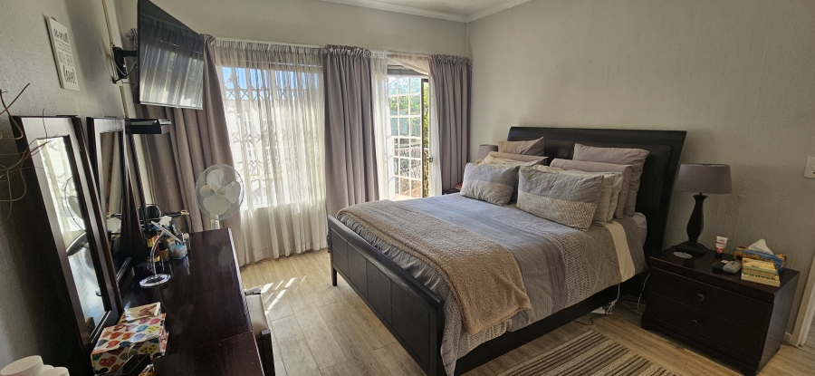 3 Bedroom Property for Sale in New Redruth Gauteng