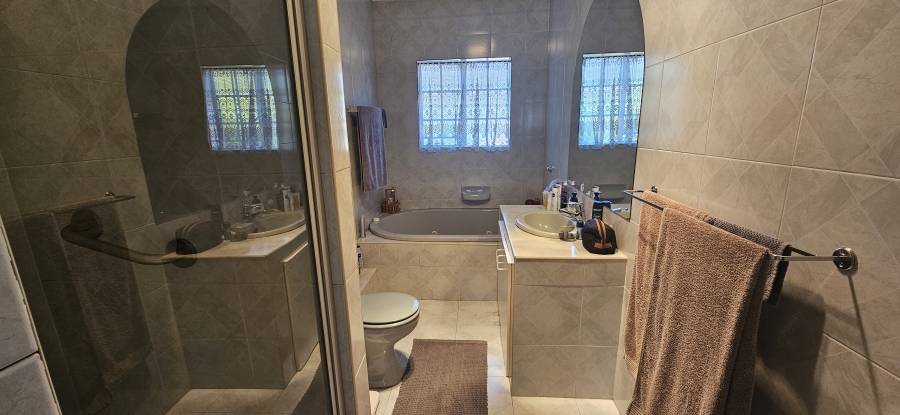 3 Bedroom Property for Sale in New Redruth Gauteng