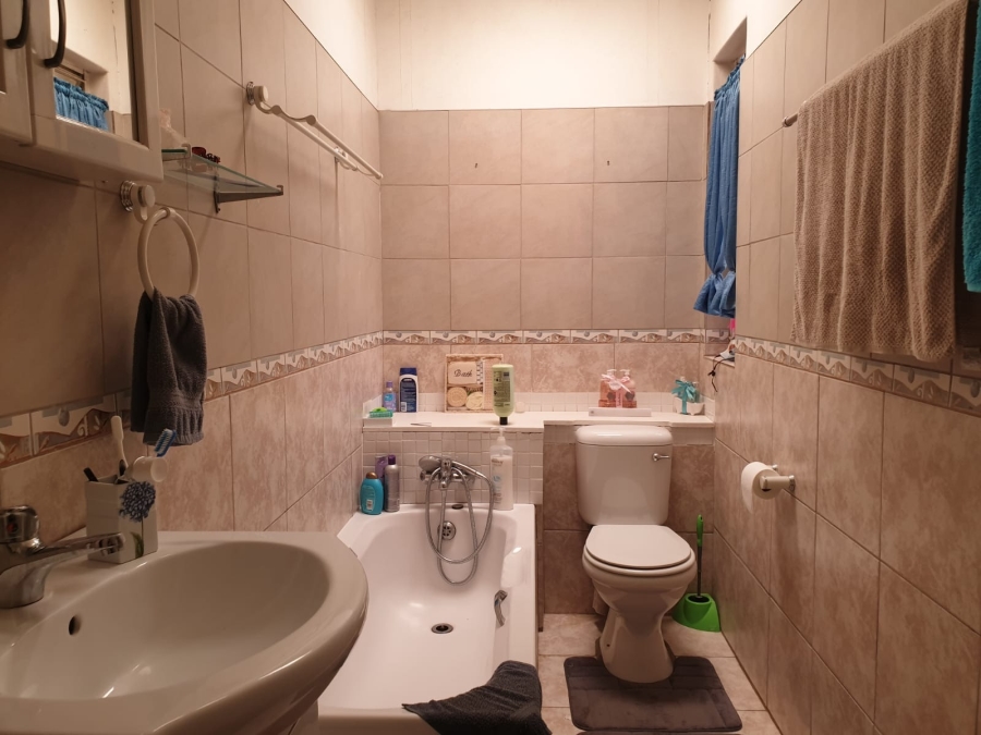 To Let 1 Bedroom Property for Rent in Sinoville Gauteng