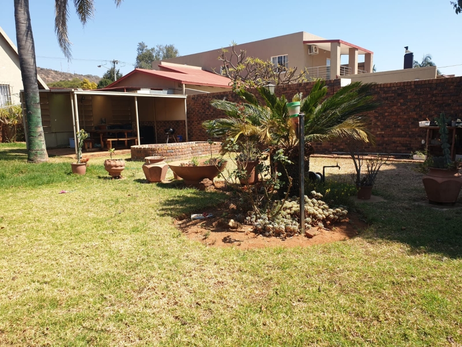 To Let 1 Bedroom Property for Rent in Sinoville Gauteng