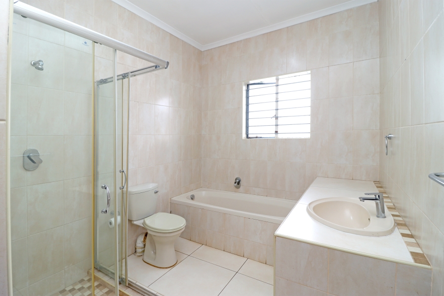 4 Bedroom Property for Sale in Fairmount Gauteng