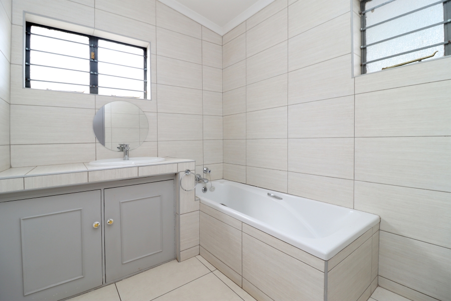 4 Bedroom Property for Sale in Fairmount Gauteng