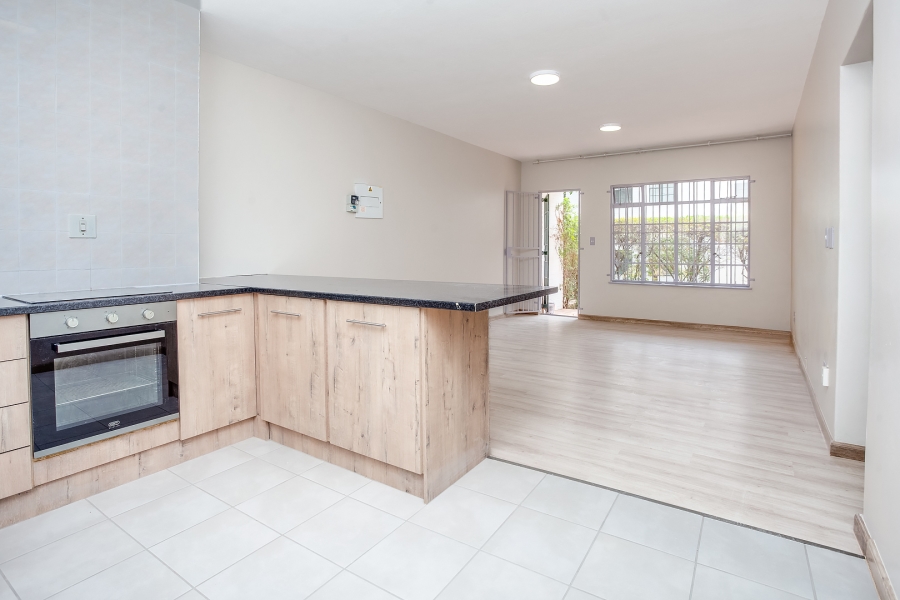 To Let 2 Bedroom Property for Rent in Magaliessig Gauteng