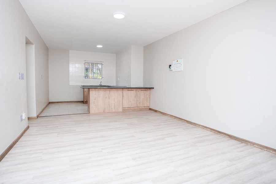 To Let 2 Bedroom Property for Rent in Magaliessig Gauteng