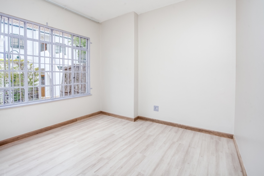 To Let 2 Bedroom Property for Rent in Magaliessig Gauteng