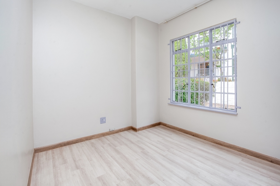 To Let 2 Bedroom Property for Rent in Magaliessig Gauteng