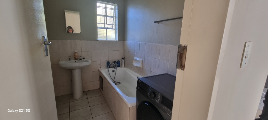 3 Bedroom Property for Sale in Erasmuskloof Gauteng
