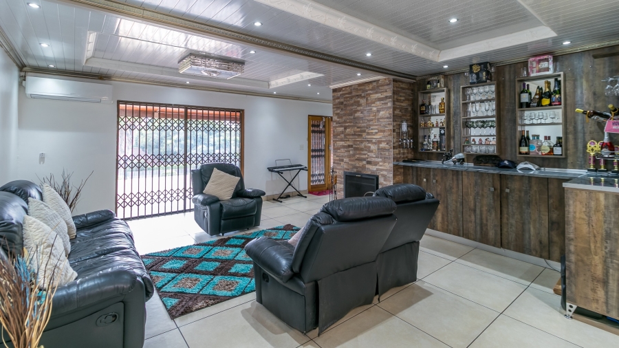 4 Bedroom Property for Sale in Cresta Gauteng