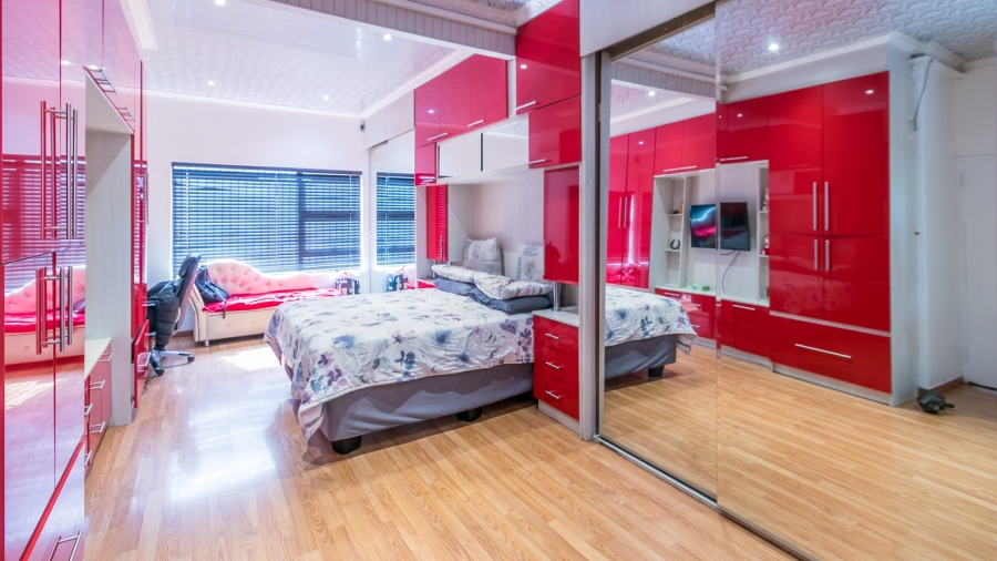 4 Bedroom Property for Sale in Cresta Gauteng