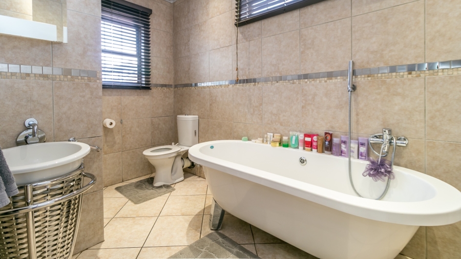 4 Bedroom Property for Sale in Cresta Gauteng