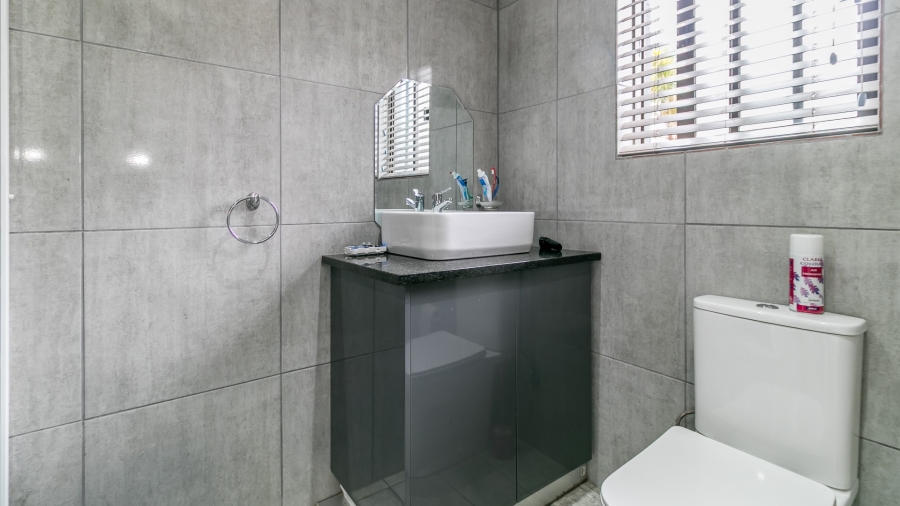 4 Bedroom Property for Sale in Cresta Gauteng
