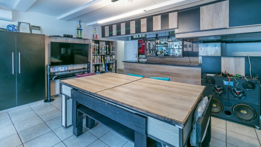 4 Bedroom Property for Sale in Cresta Gauteng