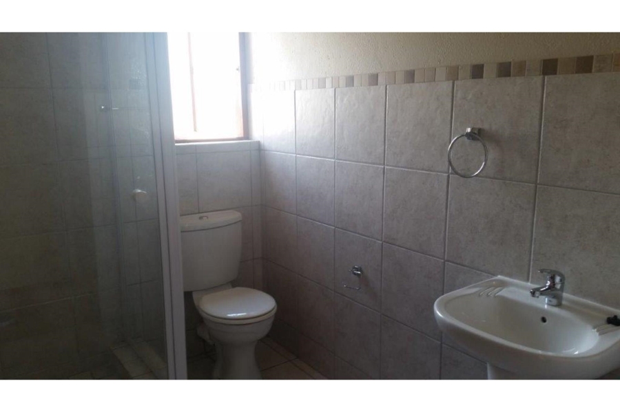 2 Bedroom Property for Sale in Noordwyk Gauteng