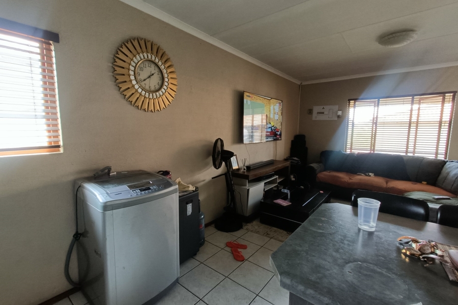 2 Bedroom Property for Sale in Noordwyk Gauteng