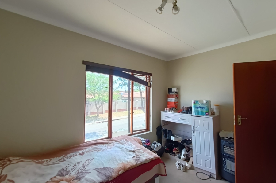 2 Bedroom Property for Sale in Noordwyk Gauteng