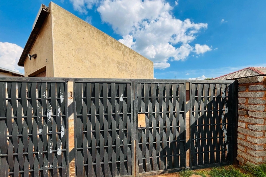 2 Bedroom Property for Sale in Vosloorus Ext 10 Gauteng