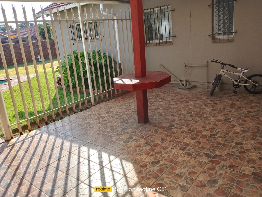 4 Bedroom Property for Sale in Dal Fouche Gauteng