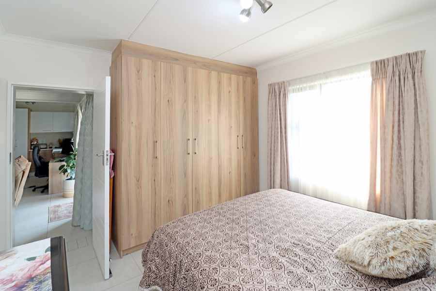 2 Bedroom Property for Sale in Modderfontein Gauteng