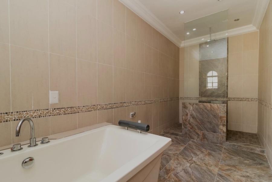3 Bedroom Property for Sale in Farrarmere Gauteng