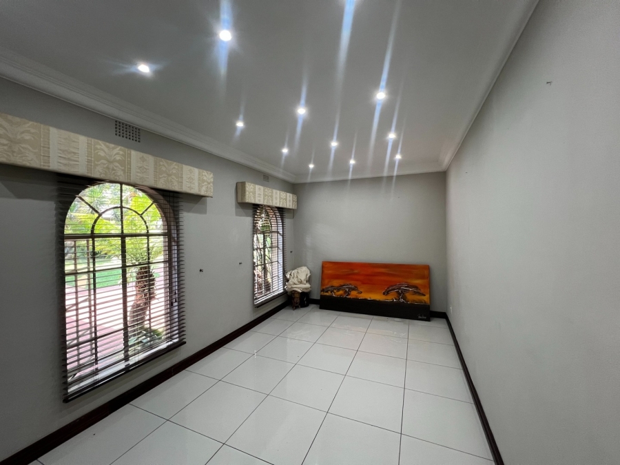 3 Bedroom Property for Sale in Farrarmere Gauteng