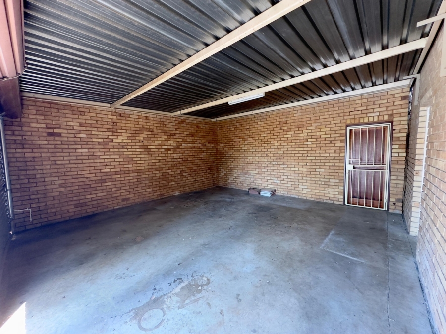 To Let 4 Bedroom Property for Rent in Sinoville Gauteng