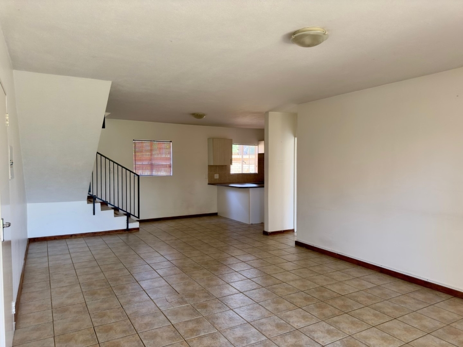 To Let 4 Bedroom Property for Rent in Sinoville Gauteng