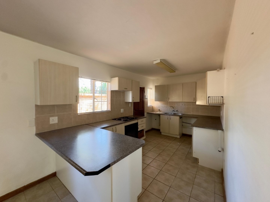To Let 4 Bedroom Property for Rent in Sinoville Gauteng