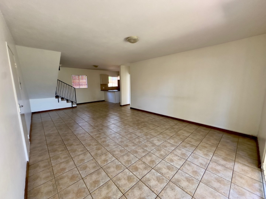 To Let 4 Bedroom Property for Rent in Sinoville Gauteng