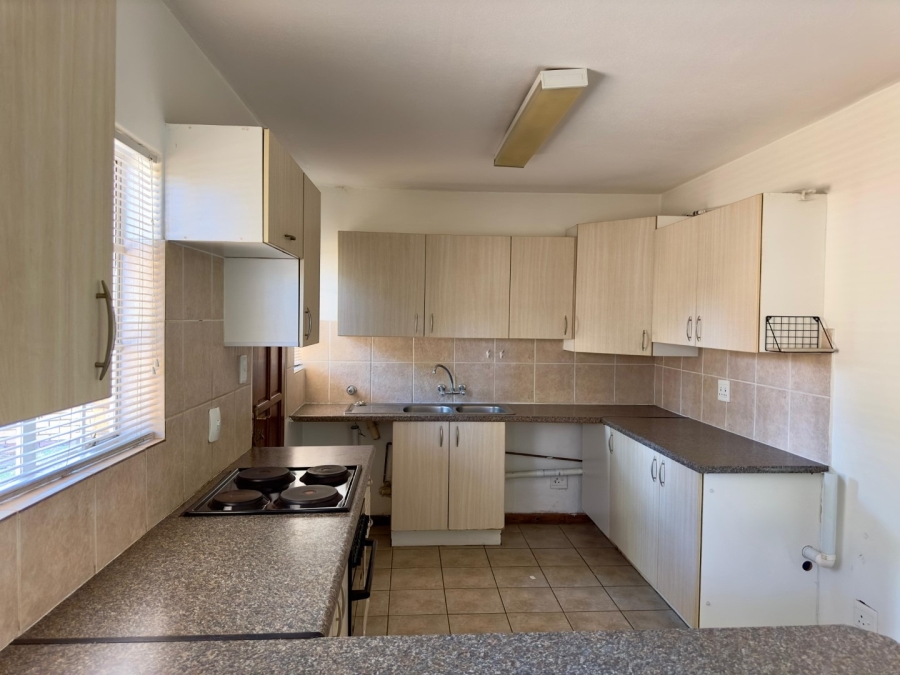 To Let 4 Bedroom Property for Rent in Sinoville Gauteng