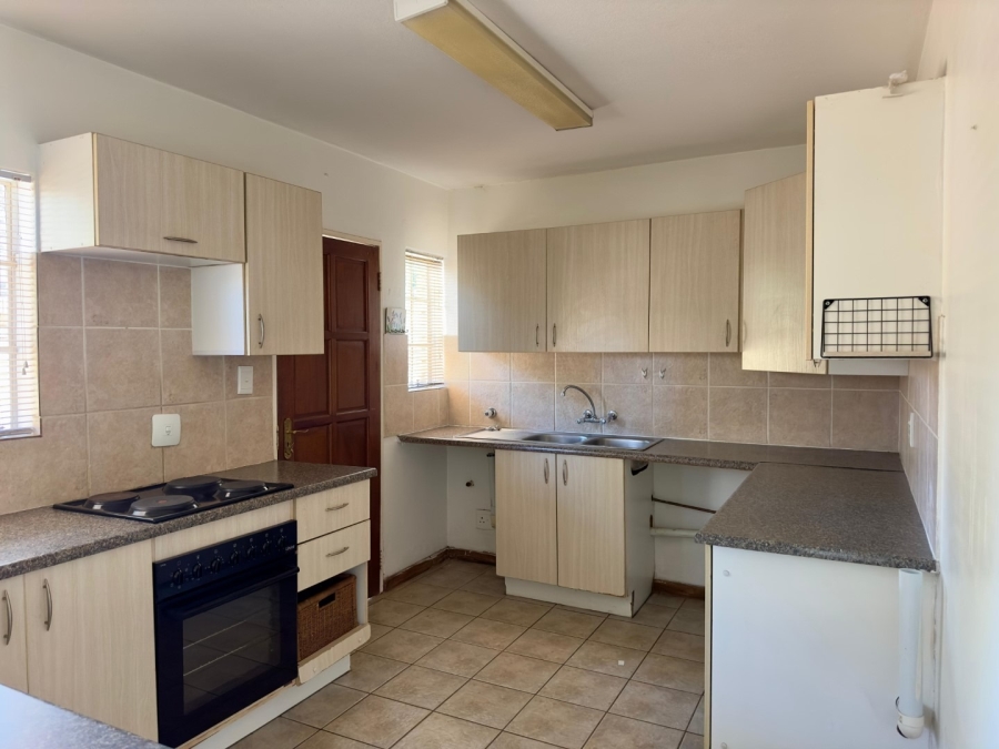To Let 4 Bedroom Property for Rent in Sinoville Gauteng