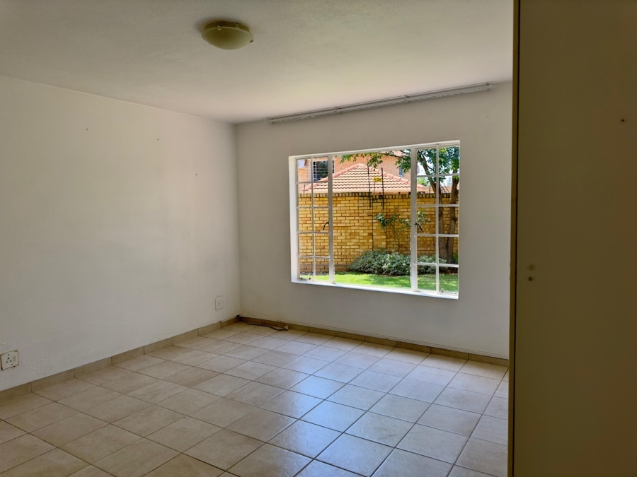 To Let 4 Bedroom Property for Rent in Sinoville Gauteng